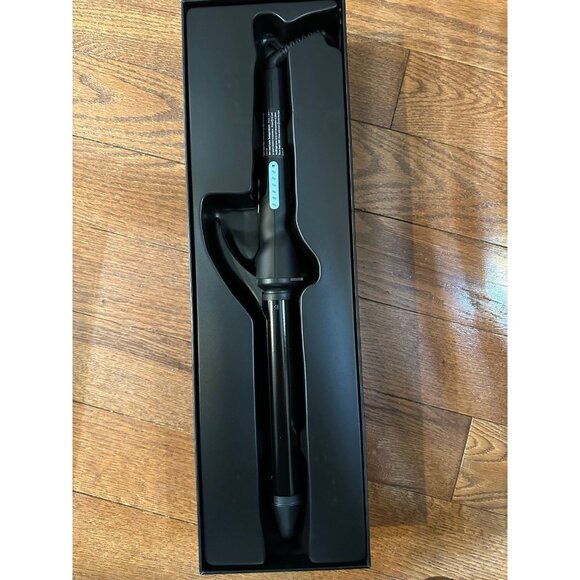 Bio Ionic Long Barrel 1.25” Styler Pro Curling Iron - Picture 2 of 7